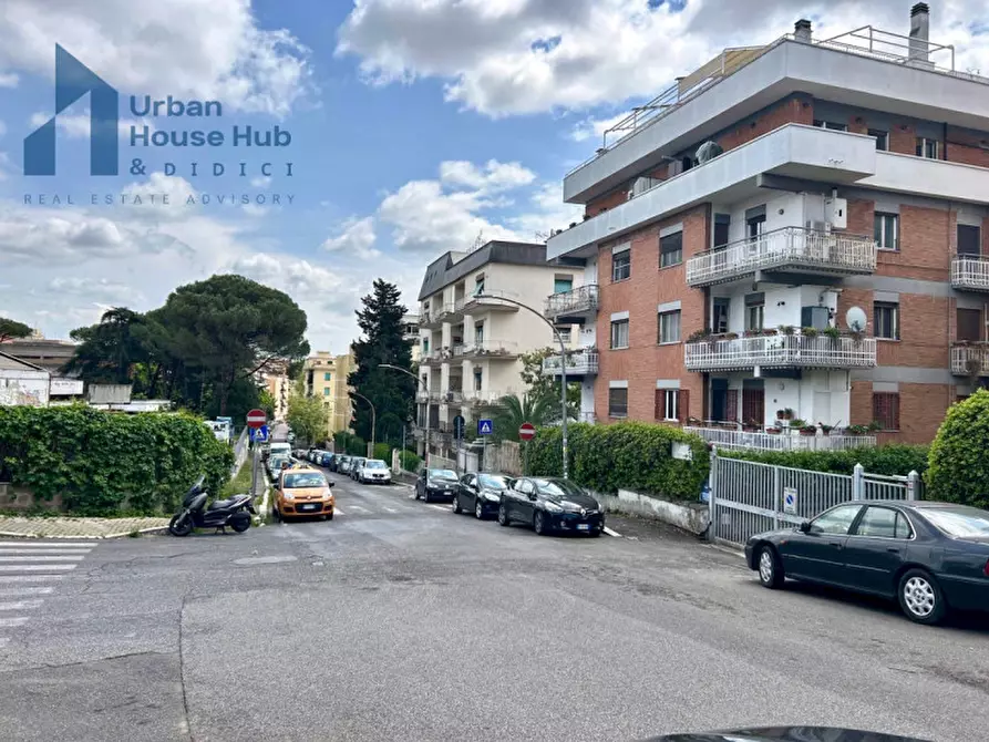 Immagine 18 di Attico in vendita  in Via del Gran Paradiso 80 a Roma