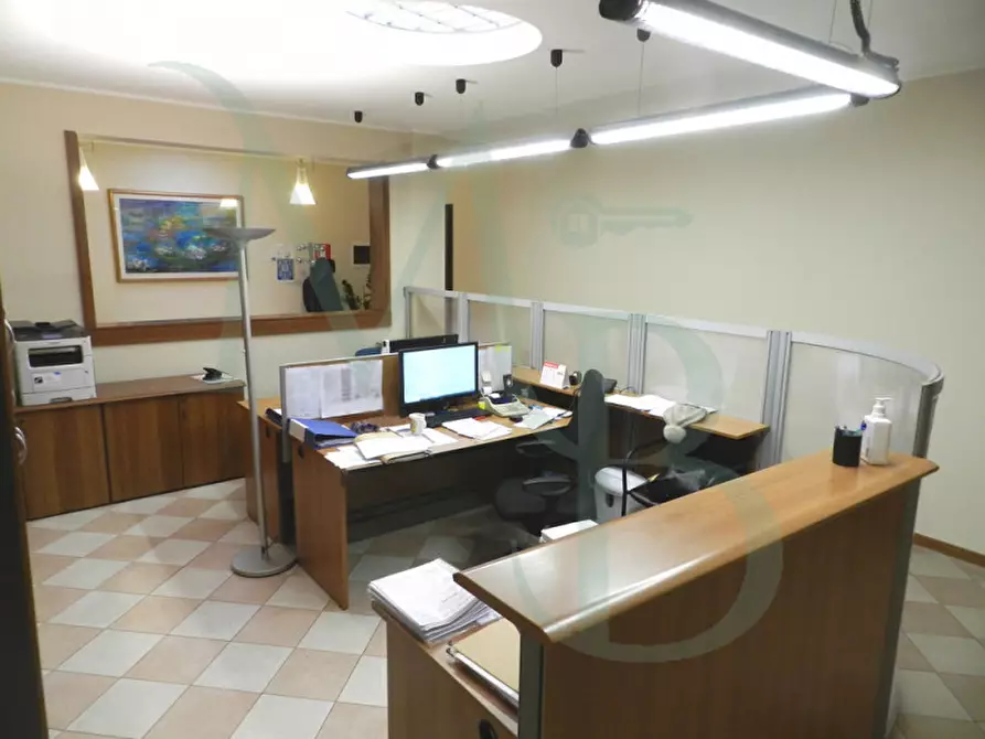 Immagine 11 di Ufficio in affitto  a Pianiga