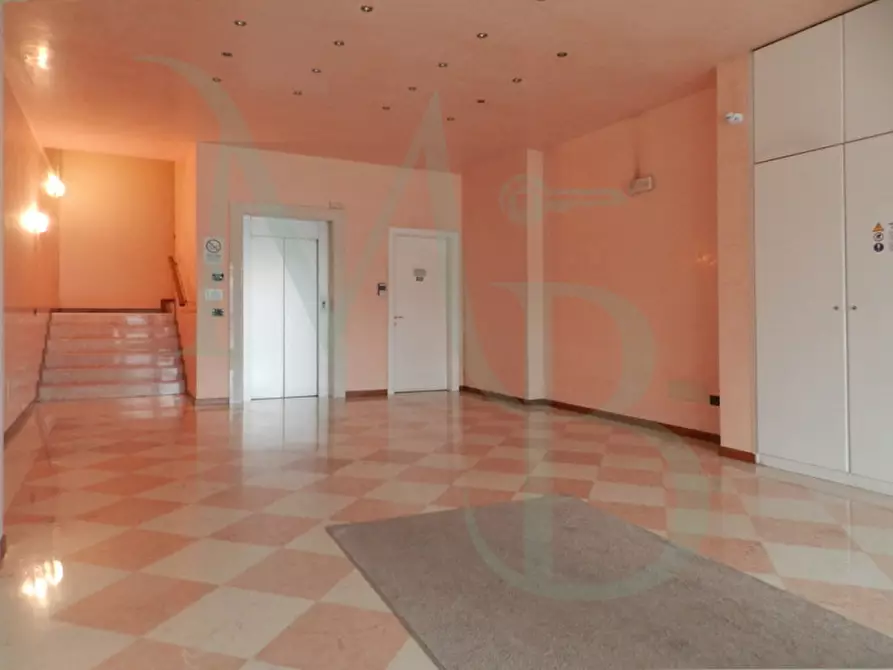 Immagine 15 di Ufficio in affitto  a Pianiga
