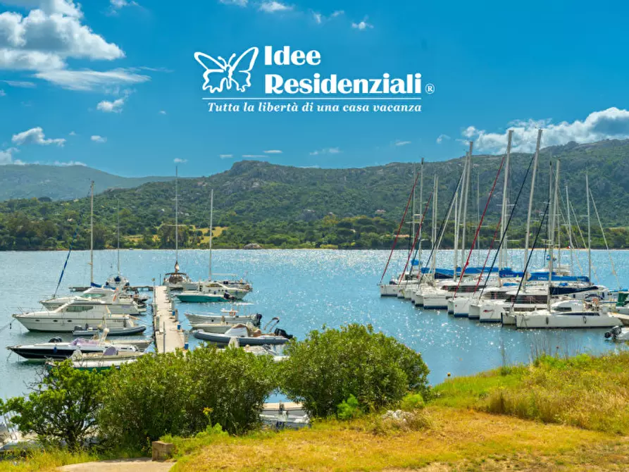 Immagine 19 di Villetta a schiera in vendita  a Arzachena