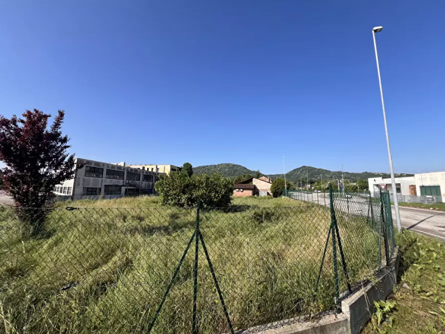 Immagine 2 di Terreno in vendita  in Via Brenta a Isola Vicentina