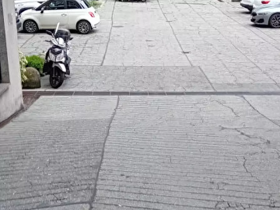 Immagine 4 di Garage in vendita  in Via Tommaso Grossi a Torino