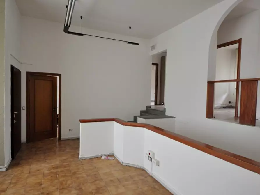 Immagine 4 di Ufficio in vendita  in Via Dante Alighieri a Terranuova Bracciolini