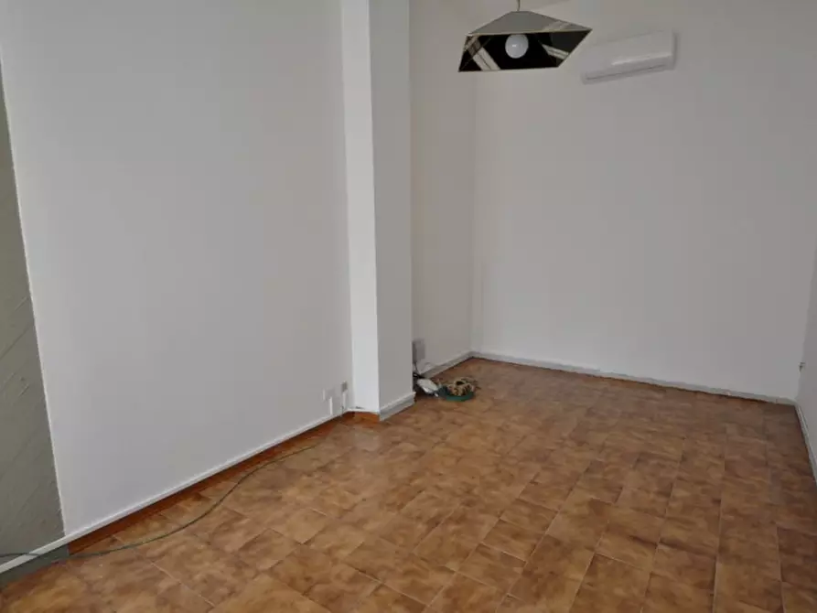 Immagine 9 di Ufficio in vendita  in Via Dante Alighieri a Terranuova Bracciolini