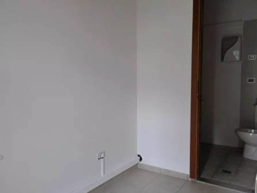 Immagine 11 di Ufficio in vendita  in Via Dante Alighieri a Terranuova Bracciolini