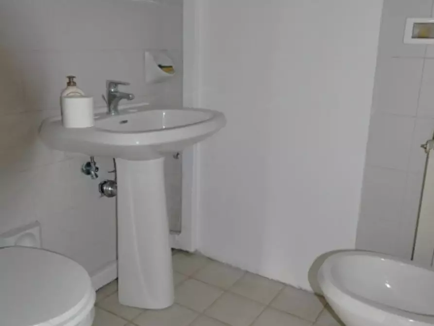 Immagine 12 di Ufficio in vendita  in Via Dante Alighieri a Terranuova Bracciolini