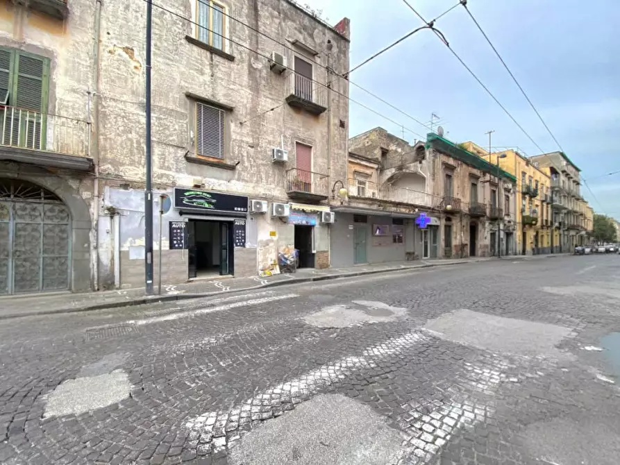 Immagine 1 di Negozio in affitto  in Corso San Giovanni a Teduccio a Napoli