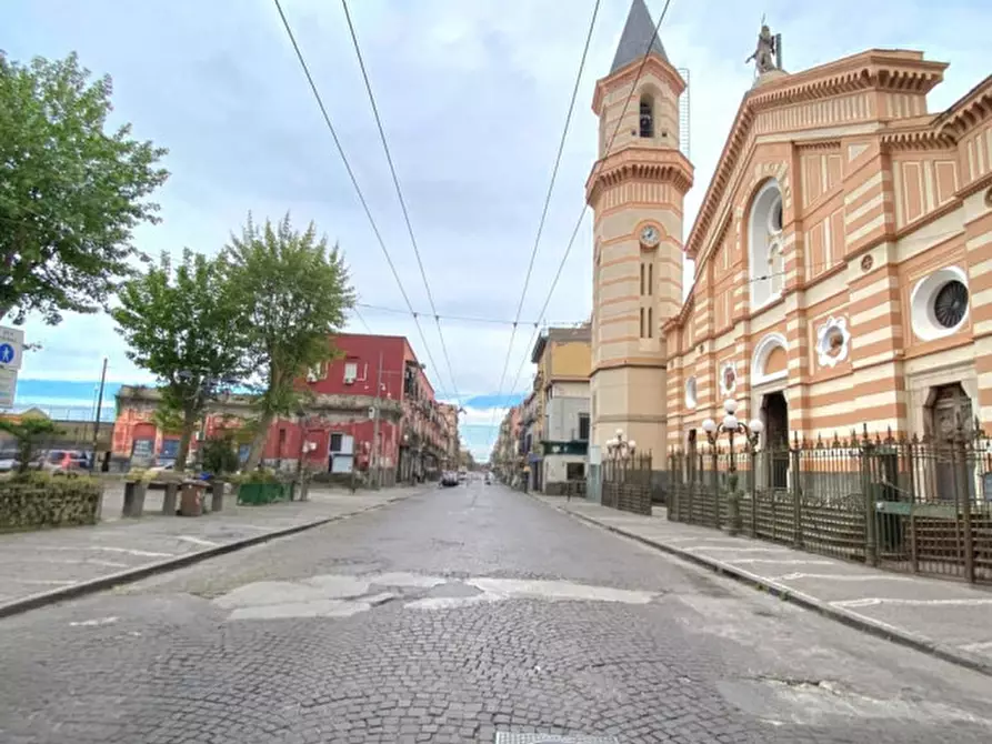 Immagine 2 di Negozio in affitto  in Corso San Giovanni a Teduccio a Napoli