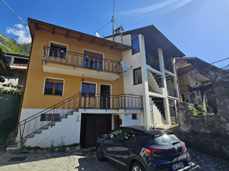 Immagine 1 di Casa indipendente in vendita  in Borgata Doblazio a Pont Canavese