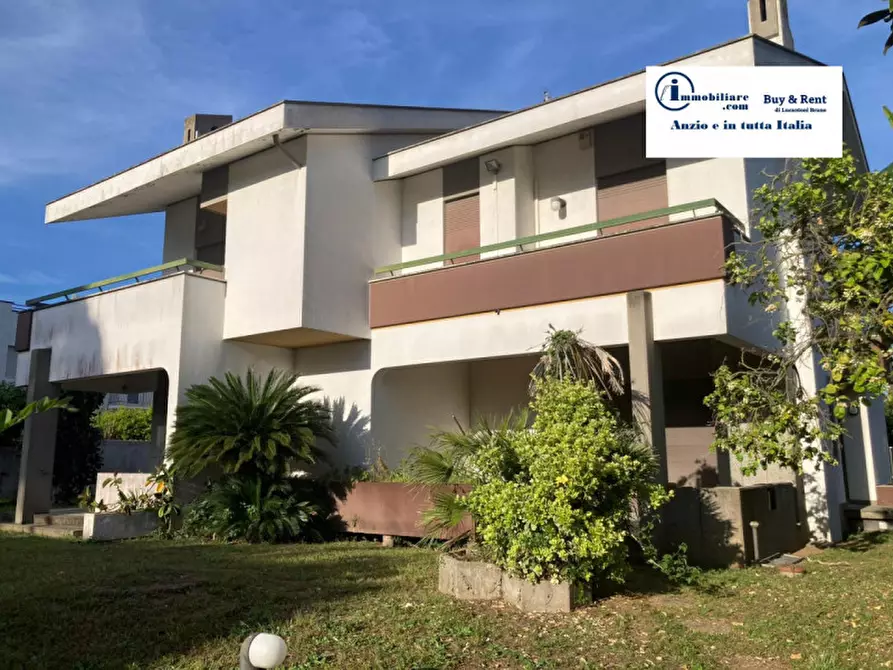 Immagine 2 di Casa bifamiliare in vendita  in Via Parigi a Anzio