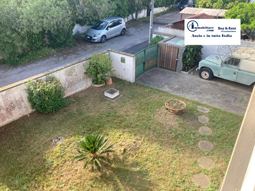 Immagine 4 di Casa bifamiliare in vendita  in Via Parigi a Anzio