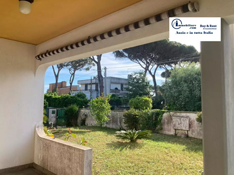 Immagine 6 di Casa bifamiliare in vendita  in Via Parigi a Anzio