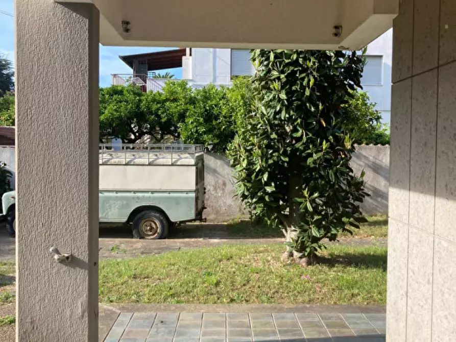 Immagine 10 di Casa bifamiliare in vendita  in Via Parigi a Anzio