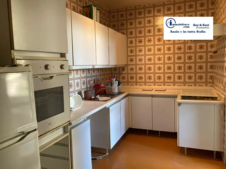 Immagine 12 di Casa bifamiliare in vendita  in Via Parigi a Anzio