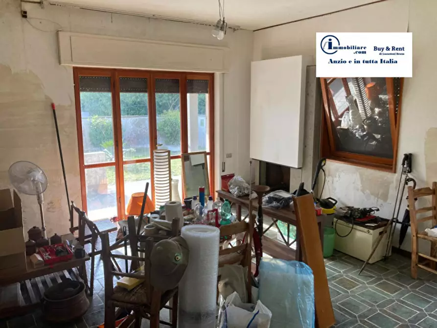 Immagine 12 di Casa bifamiliare in vendita  in Via Parigi a Anzio