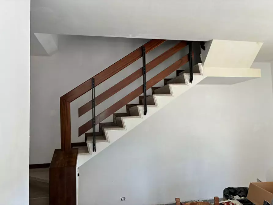 Immagine 13 di Casa bifamiliare in vendita  in Via Parigi a Anzio