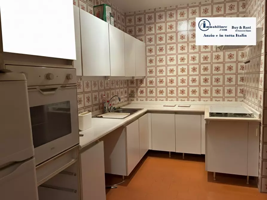 Immagine 22 di Casa bifamiliare in vendita  in Via Parigi a Anzio