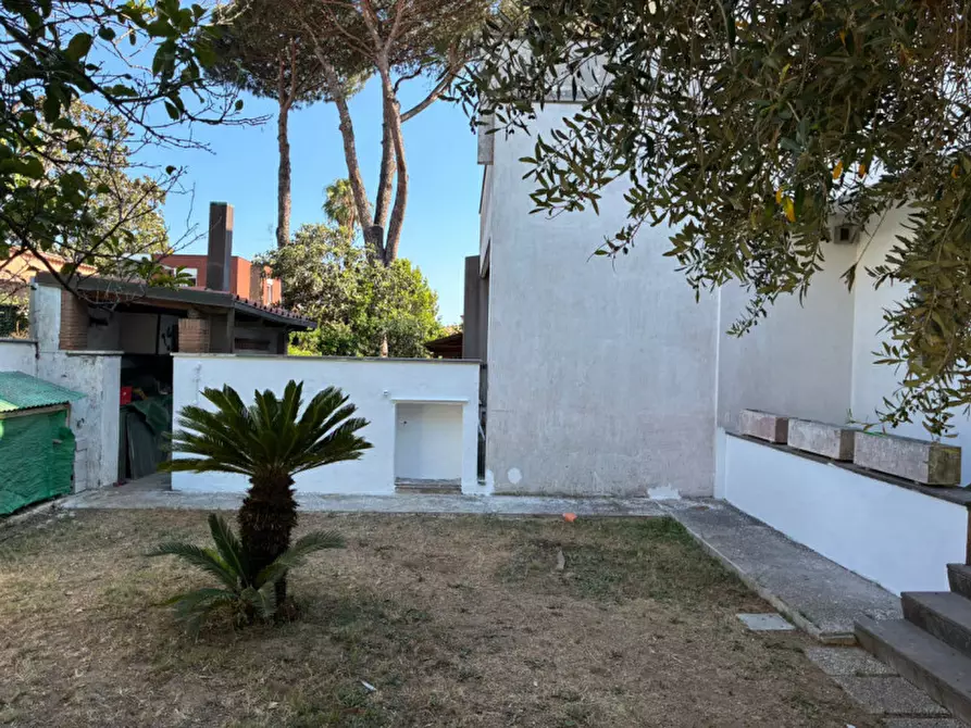 Immagine 32 di Casa bifamiliare in vendita  in Via Parigi a Anzio