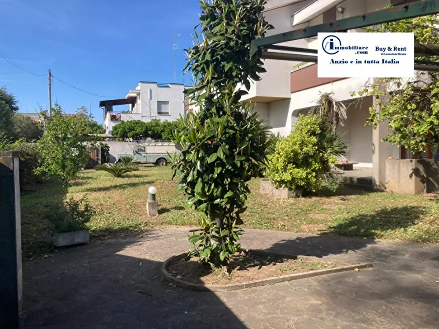 Immagine 7 di Casa bifamiliare in vendita  in Via Parigi a Anzio