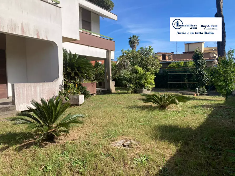 Immagine 11 di Casa bifamiliare in vendita  in Via Parigi a Anzio