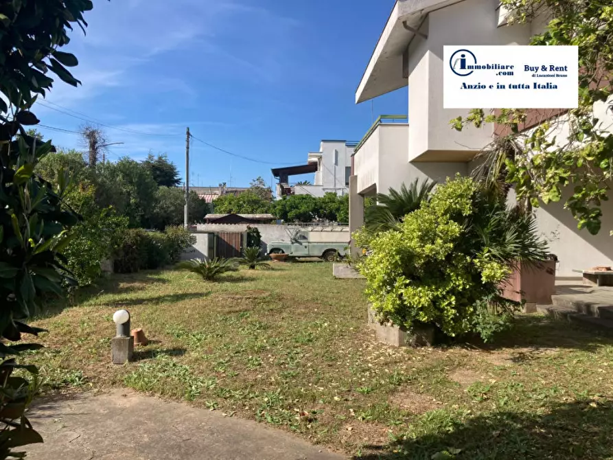 Immagine 17 di Casa bifamiliare in vendita  in Via Parigi a Anzio