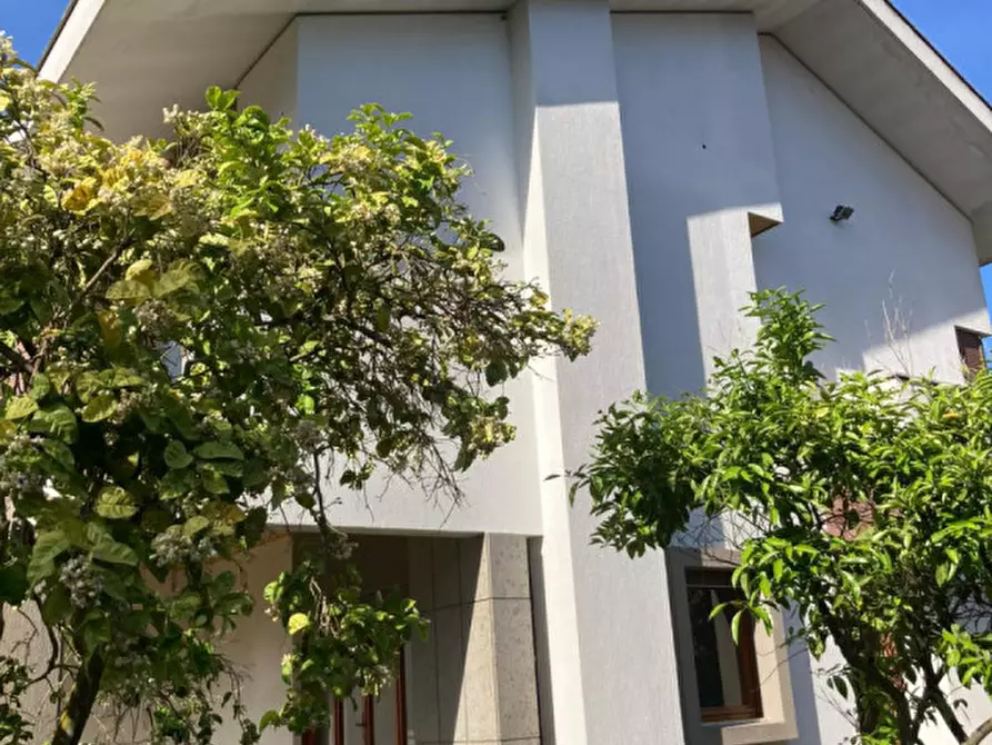 Immagine 18 di Casa bifamiliare in vendita  in Via Parigi a Anzio