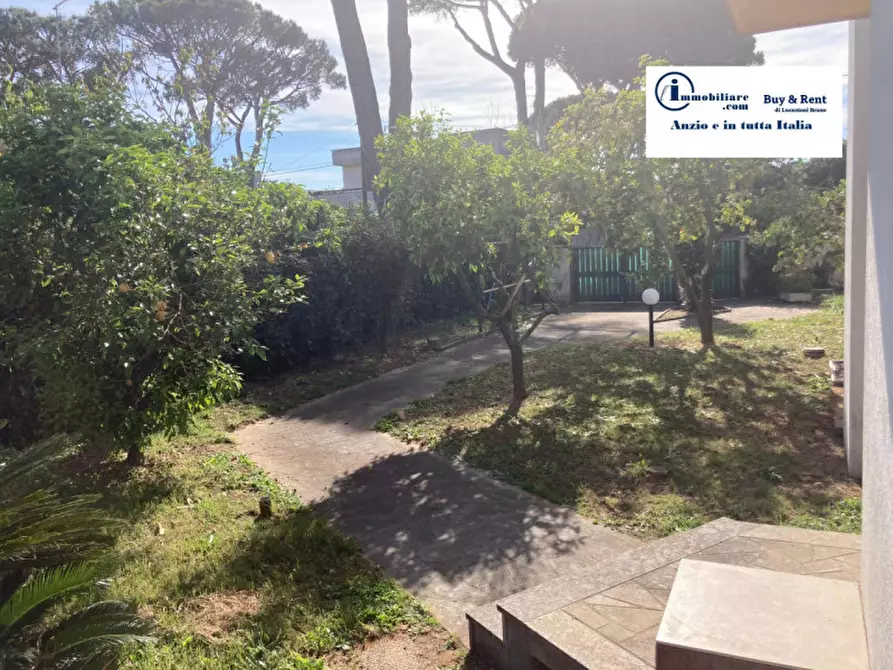 Immagine 19 di Casa bifamiliare in vendita  in Via Parigi a Anzio
