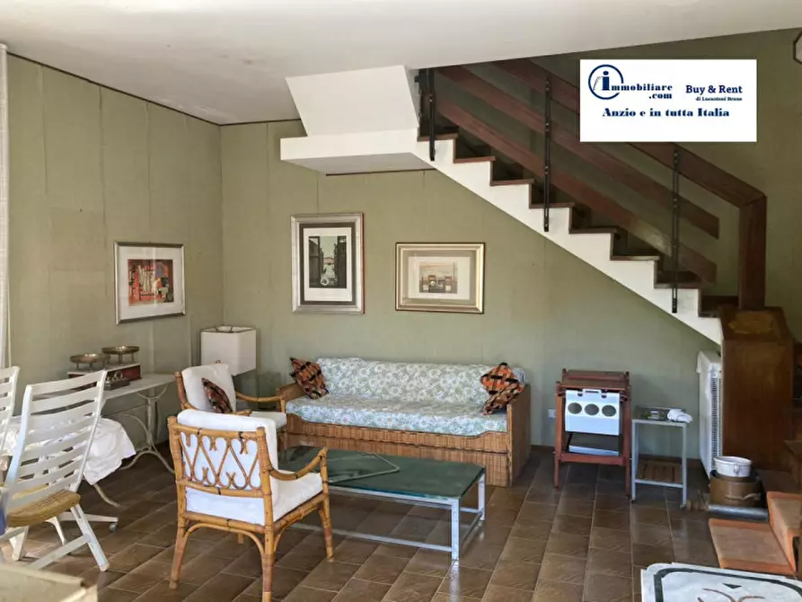 Immagine 24 di Casa bifamiliare in vendita  in Via Parigi a Anzio