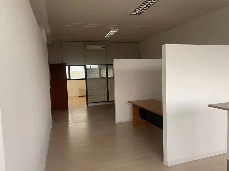 Immagine 9 di Ufficio in affitto  in via Statale 467 142 a Casalgrande