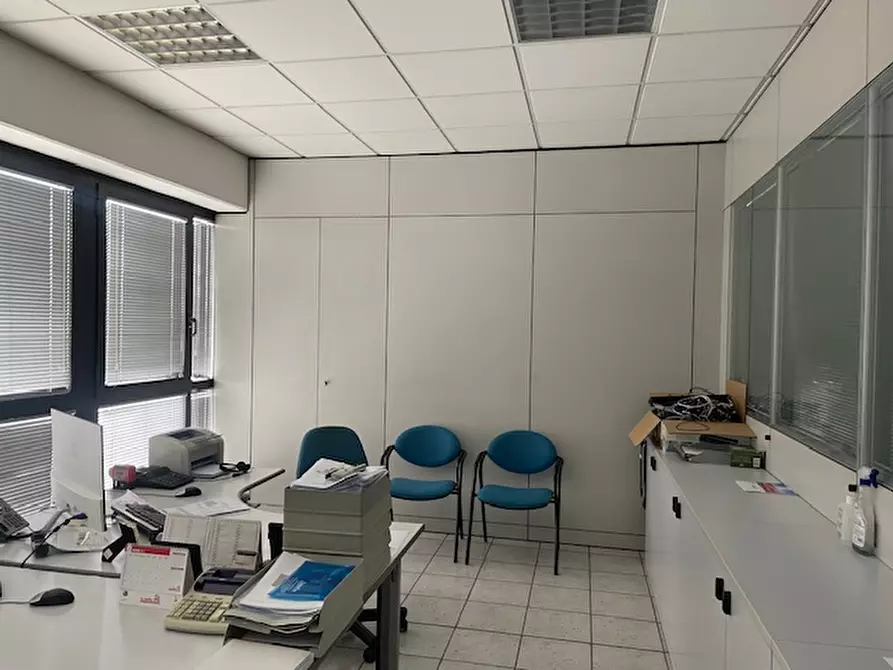 Immagine 2 di Ufficio in vendita  in Via Regina Pacis a Sassuolo