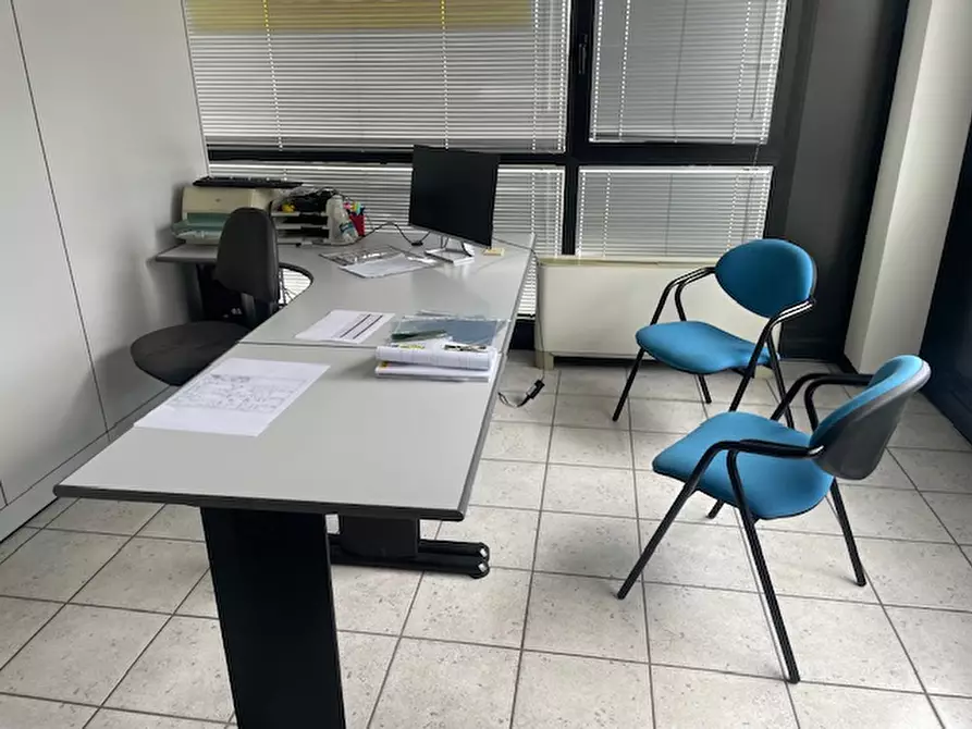 Immagine 3 di Ufficio in vendita  in Via Regina Pacis a Sassuolo
