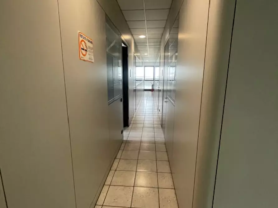 Immagine 8 di Ufficio in vendita  in Via Regina Pacis a Sassuolo