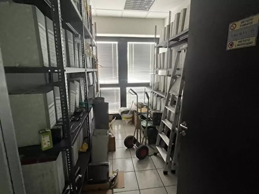 Immagine 10 di Ufficio in vendita  in Via Regina Pacis a Sassuolo