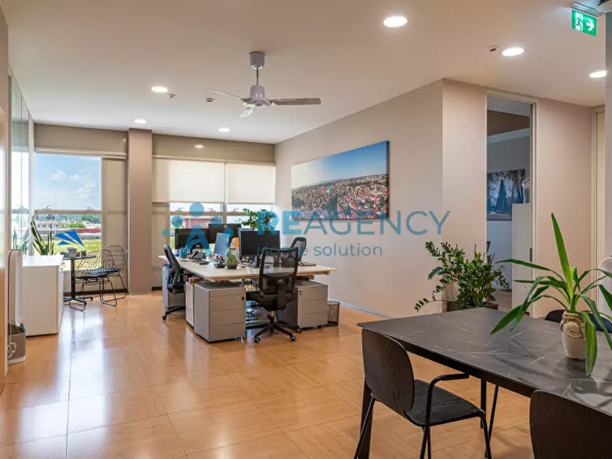 Immagine 6 di Ufficio in vendita  in via dell'edilizia 19 a Vicenza