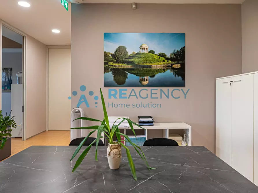 Immagine 7 di Ufficio in vendita  in via dell'edilizia 19 a Vicenza