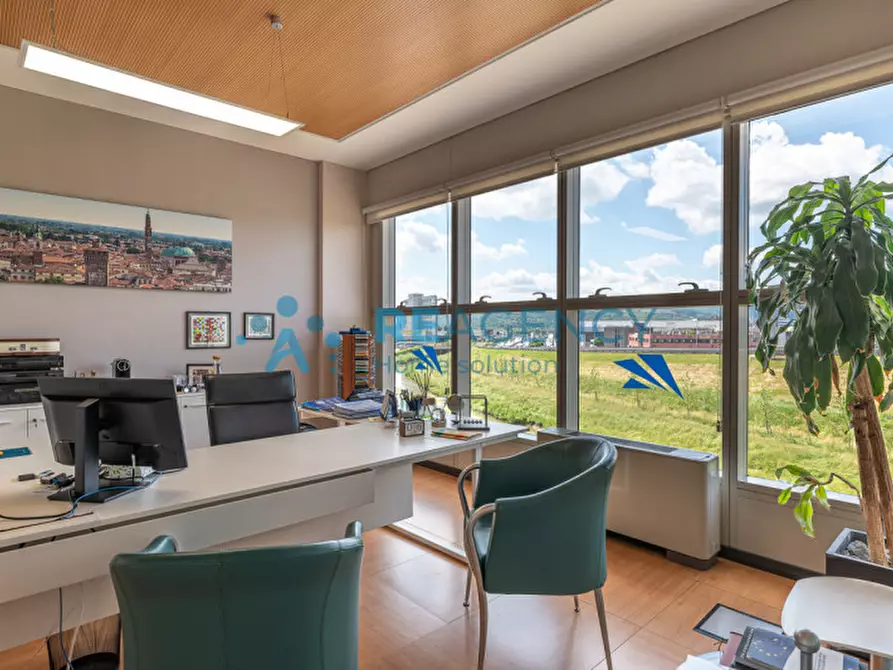 Immagine 9 di Ufficio in vendita  in via dell'edilizia 19 a Vicenza