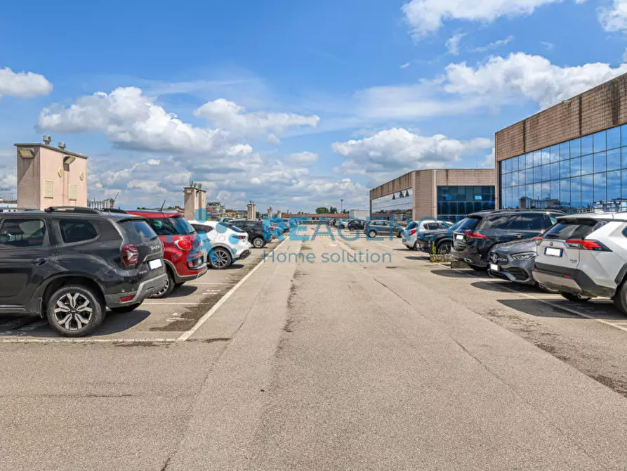 Immagine 15 di Ufficio in vendita  in via dell'edilizia 19 a Vicenza