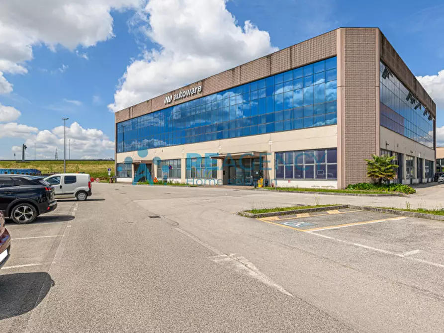 Immagine 17 di Ufficio in vendita  in via dell'edilizia 19 a Vicenza