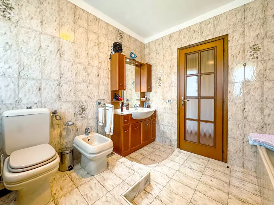 Immagine 13 di Appartamento in vendita  in Via Cureggio 20 a Borgomanero