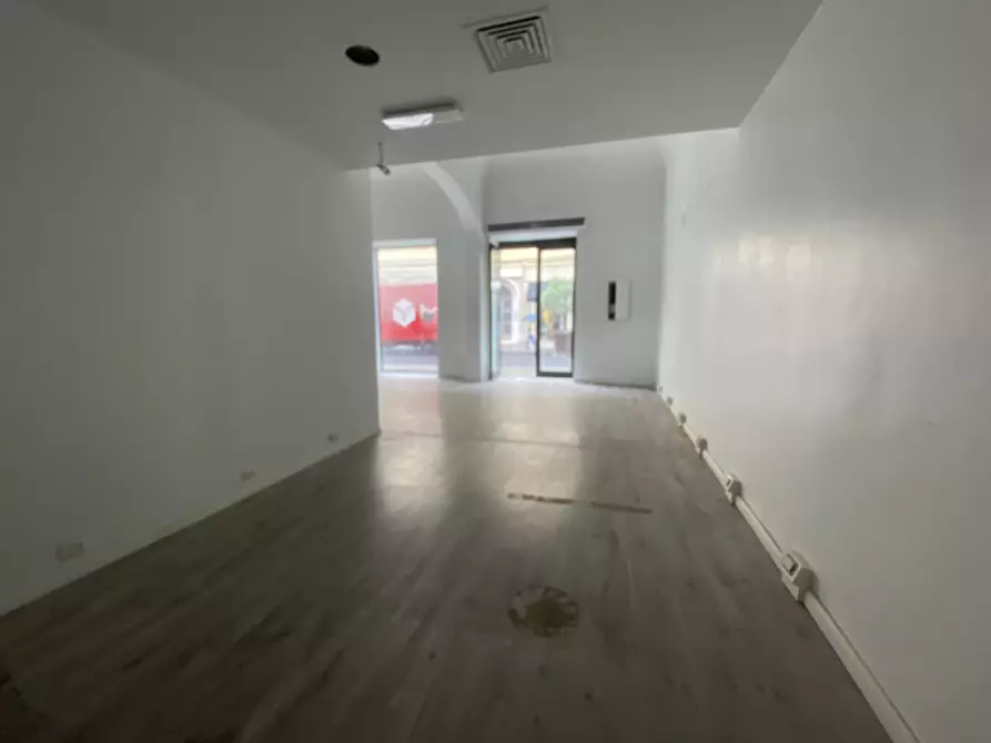 Immagine 4 di Attività commerciale in affitto  in Via Ricasoli 138 a Livorno