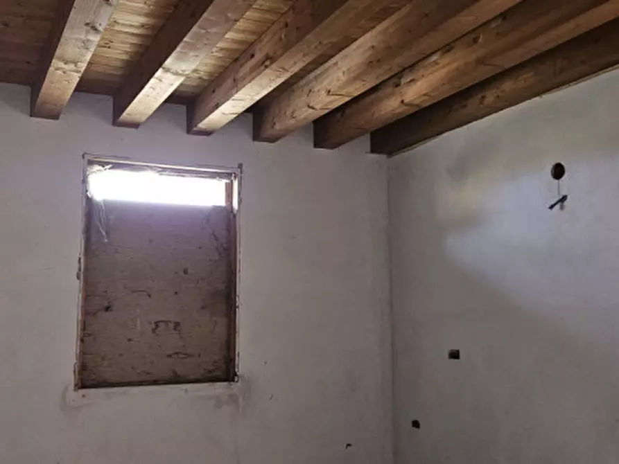 Immagine 5 di Casa trifamiliare in vendita  in Via Cavour a Ospedaletto Euganeo