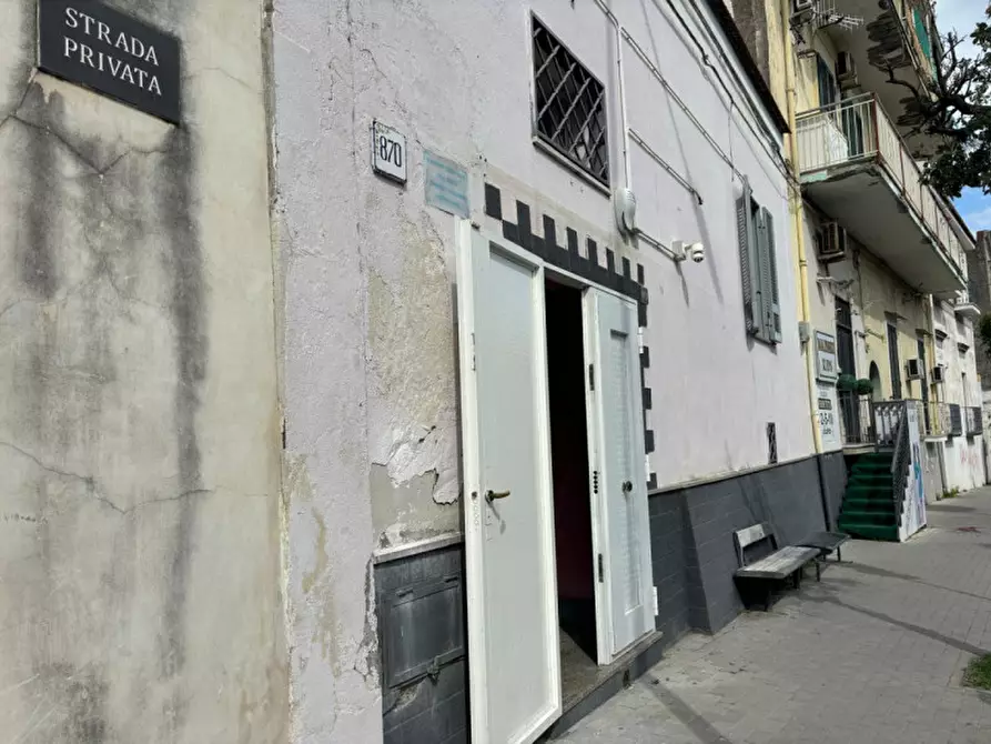 Immagine 1 di Negozio in vendita  in via nazionale n°870 a Torre Del Greco