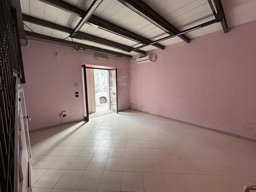Immagine 3 di Negozio in vendita  in via nazionale n°870 a Torre Del Greco