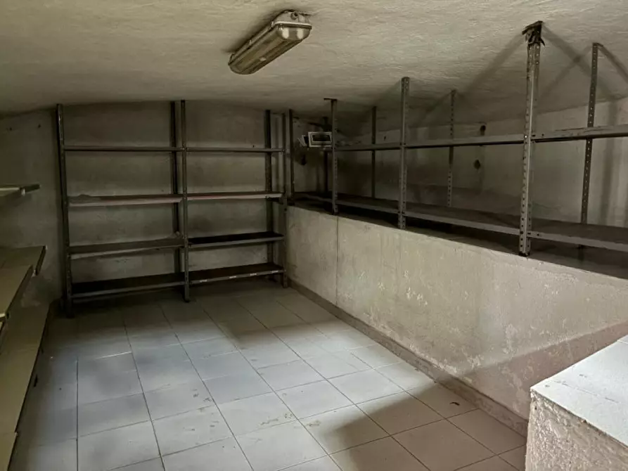 Immagine 5 di Negozio in vendita  in via nazionale n°870 a Torre Del Greco