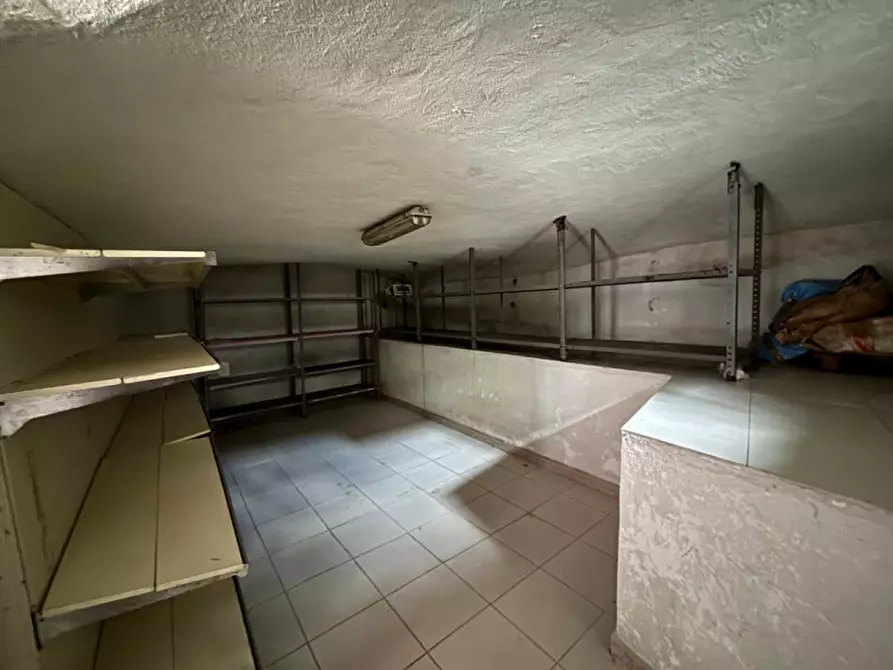 Immagine 6 di Negozio in vendita  in via nazionale n°870 a Torre Del Greco