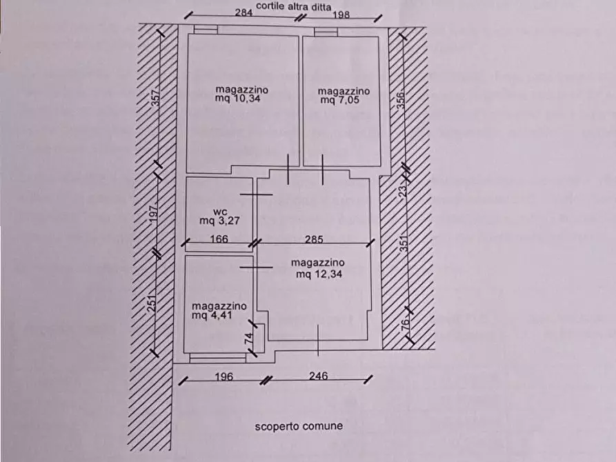 Immagine 9 di Garage in vendita  in Via Esperia a Chioggia