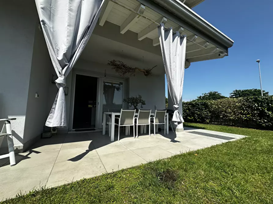 Immagine 1 di Casa bifamiliare in vendita  in Zona Martinelli a Valeggio Sul Mincio