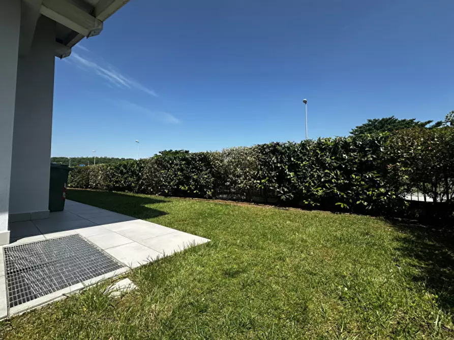 Immagine 2 di Casa bifamiliare in vendita  in Zona Martinelli a Valeggio Sul Mincio