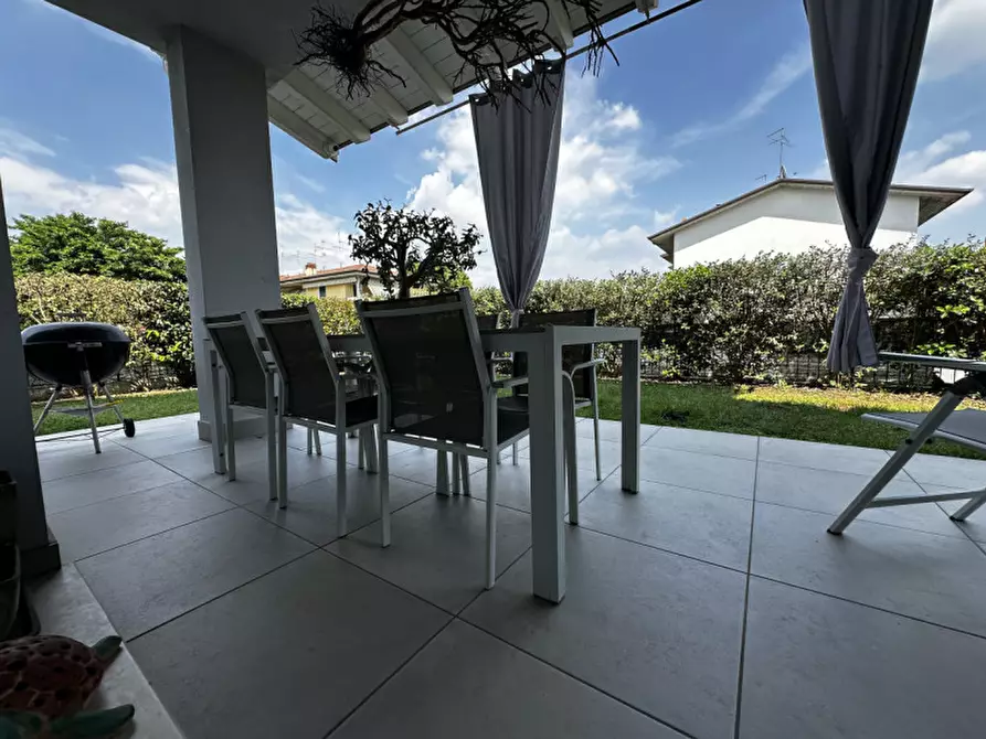 Immagine 3 di Casa bifamiliare in vendita  in Zona Martinelli a Valeggio Sul Mincio