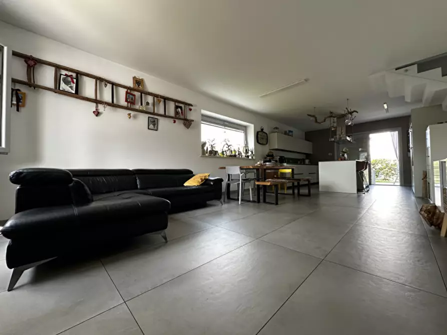 Immagine 10 di Casa bifamiliare in vendita  in Zona Martinelli a Valeggio Sul Mincio